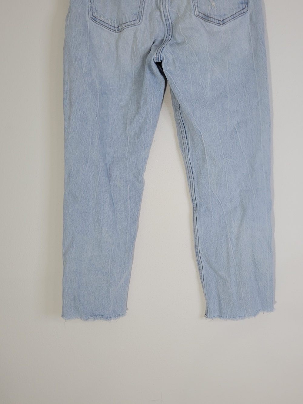 Abercrombie & Fitch Women Size 27/4 R Light Wash Cropped Women's Jeans - Picture 6 of 9
